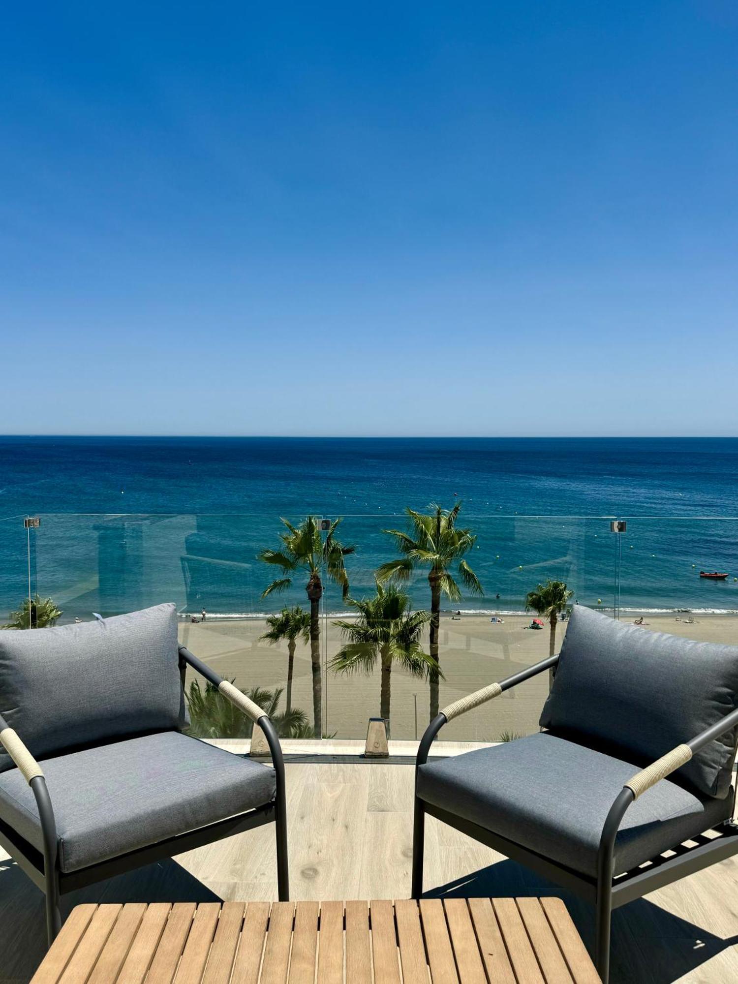 Sunnypalms - Beachfront Penthouse With Stunning Sea View Estepona Extérieur photo