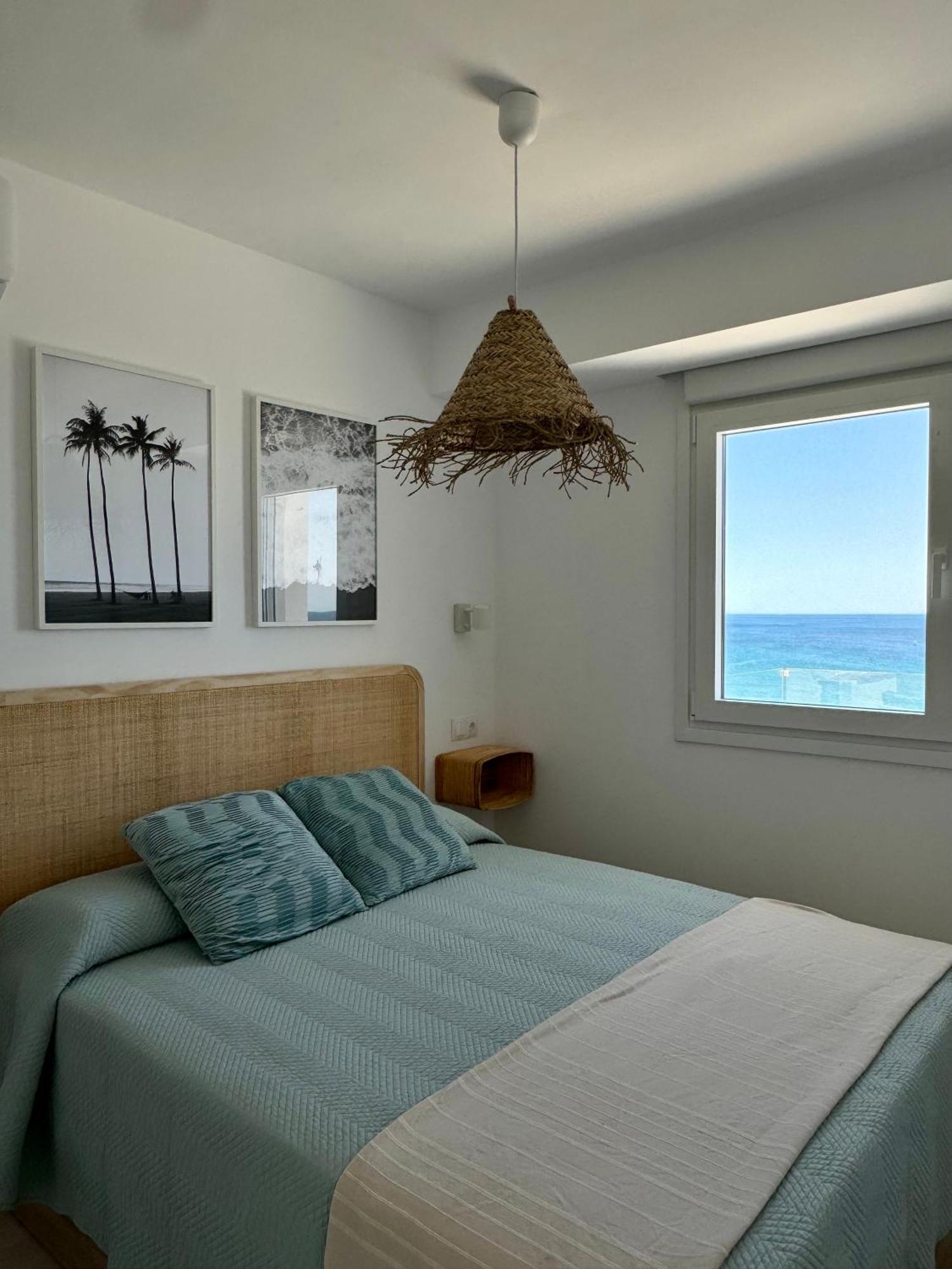 Sunnypalms - Beachfront Penthouse With Stunning Sea View Estepona Extérieur photo