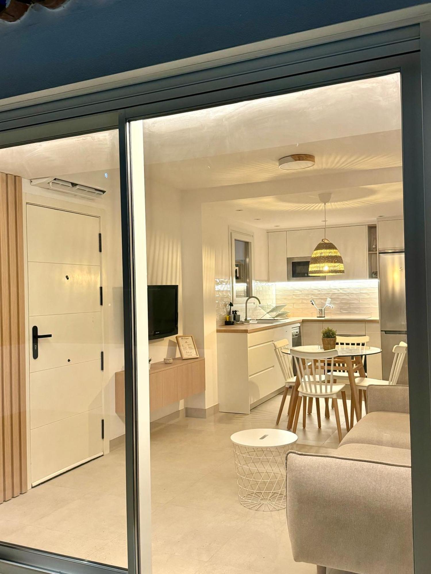 Sunnypalms - Beachfront Penthouse With Stunning Sea View Estepona Extérieur photo